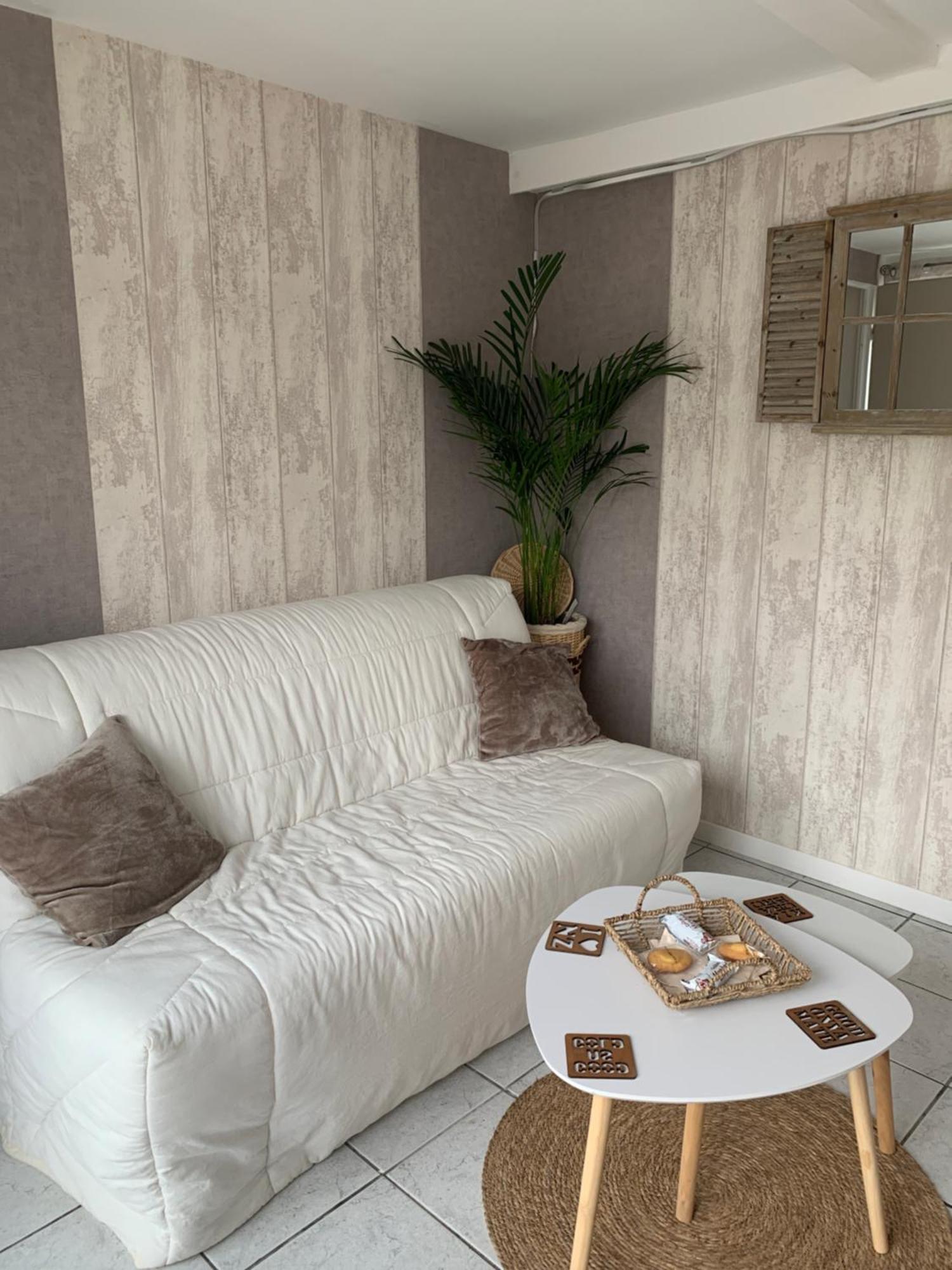 Chez Fifi&Stella Hotel Neufmoutiers-en-Brie Екстериор снимка