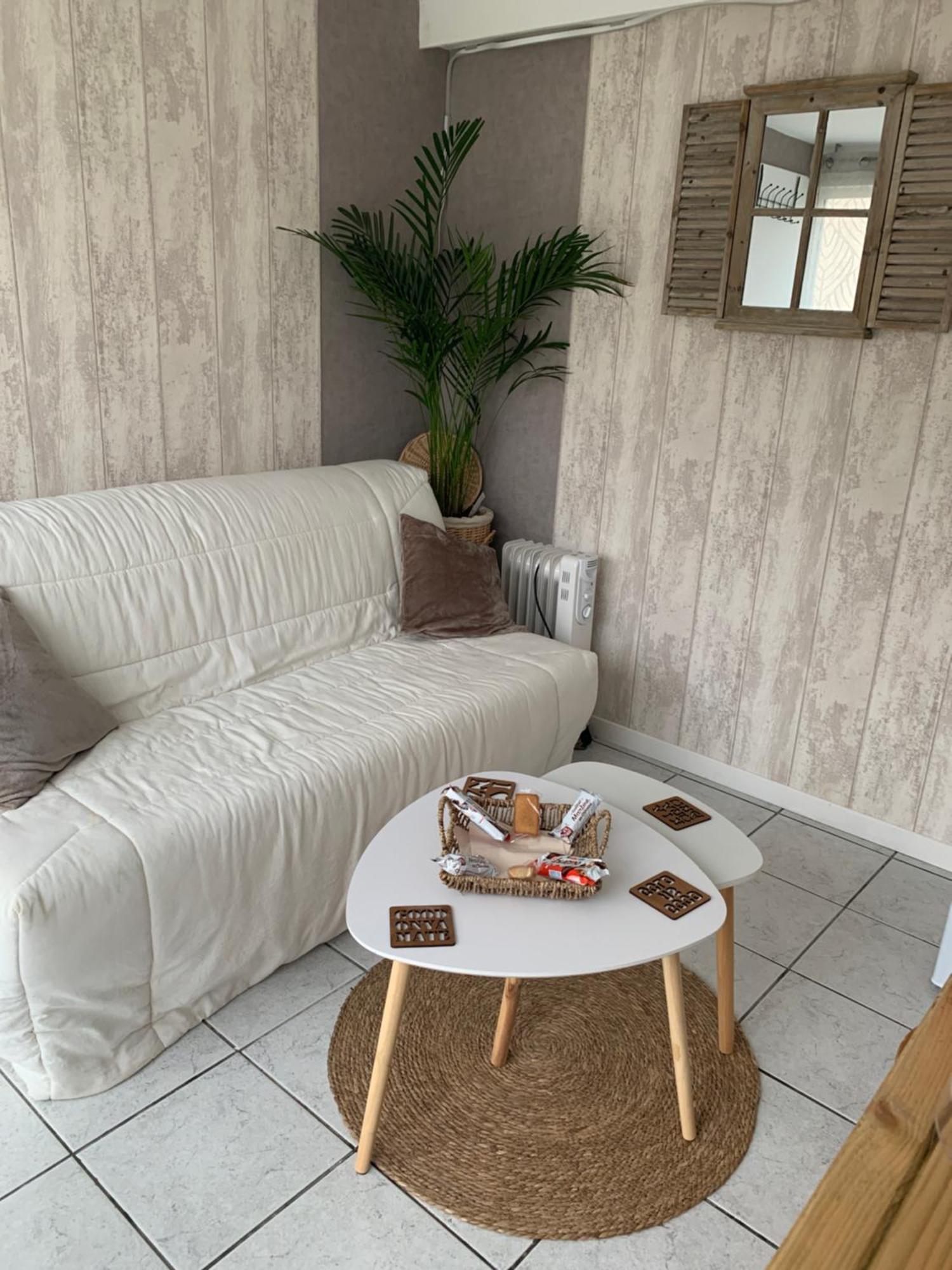Chez Fifi&Stella Hotel Neufmoutiers-en-Brie Екстериор снимка
